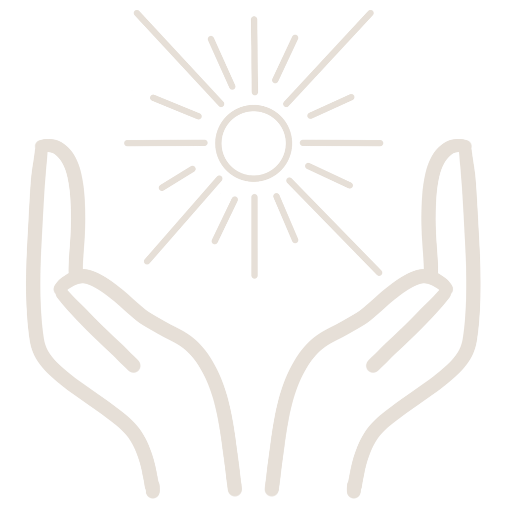 Hände die eine Sonne halten